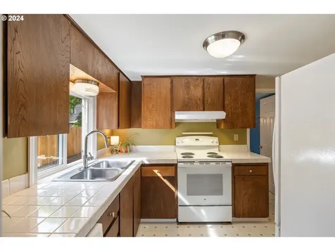 5605 Se Ogden Street Portland OR 97206