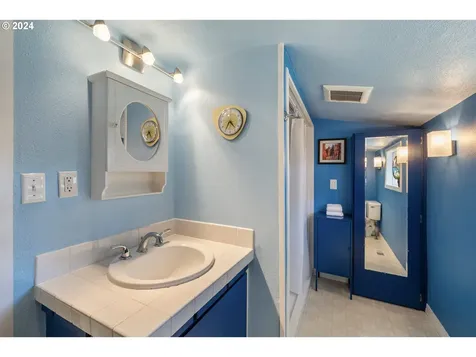 5605 Se Ogden Street Portland OR 97206