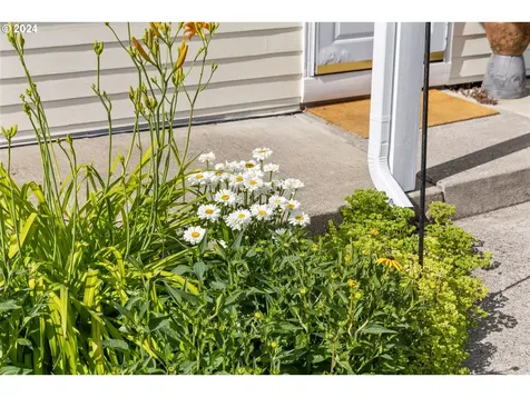 5605 Se Ogden Street Portland OR 97206