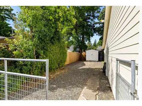 5605 Se Ogden Street Portland OR 97206