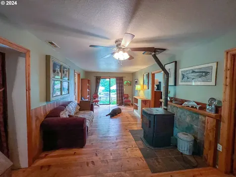 71911 Beaver Springs Road Rainier OR 97048