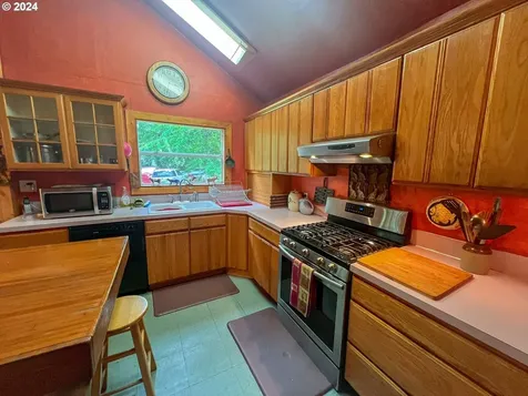 71911 Beaver Springs Road Rainier OR 97048