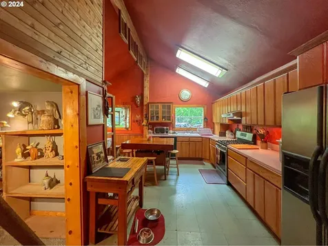 71911 Beaver Springs Road Rainier OR 97048