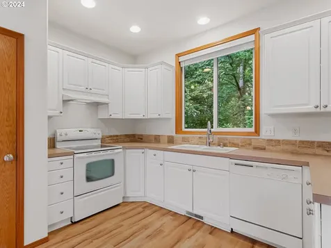 1157 54th Street Washougal WA 98671