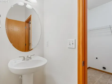 1157 54th Street Washougal WA 98671