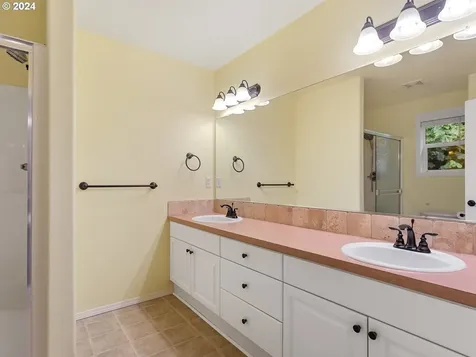 1157 54th Street Washougal WA 98671