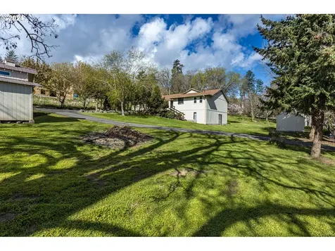 2214 W 10th Street The Dalles OR 97058