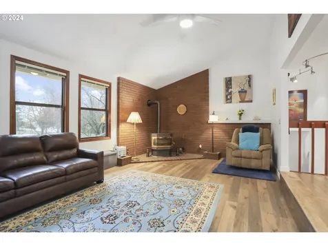 2214 W 10th Street The Dalles OR 97058