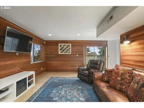 2214 W 10th Street The Dalles OR 97058