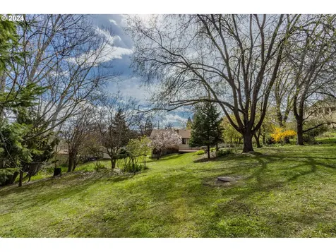 2214 W 10th Street The Dalles OR 97058