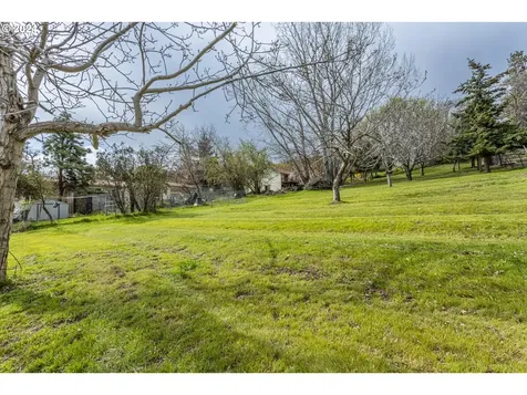 2214 W 10th Street The Dalles OR 97058