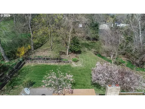 2214 W 10th Street The Dalles OR 97058
