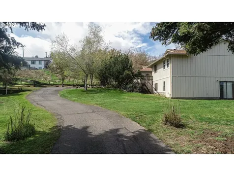 2214 W 10th Street The Dalles OR 97058