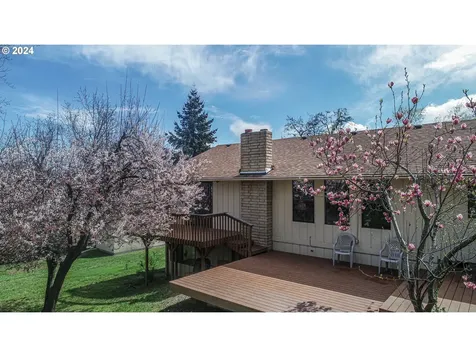 2214 W 10th Street The Dalles OR 97058
