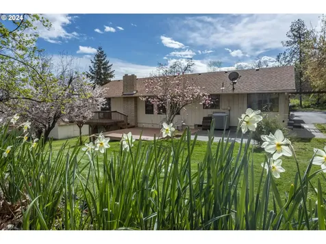 2214 W 10th Street The Dalles OR 97058