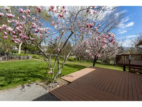 2214 W 10th Street The Dalles OR 97058
