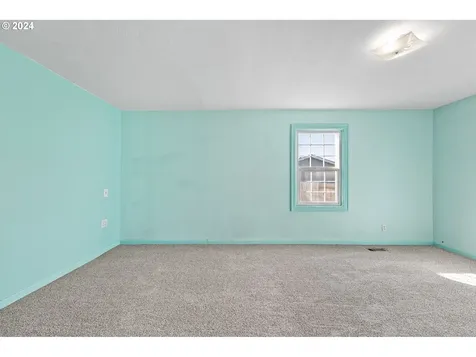 1025 T Street Springfield OR 97477