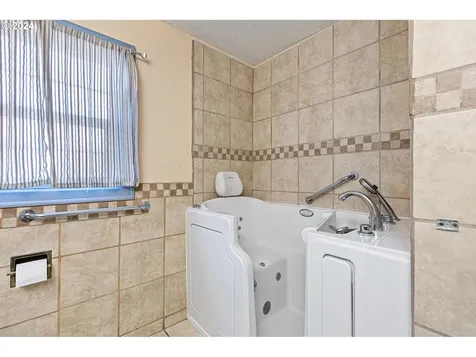 1025 T Street Springfield OR 97477