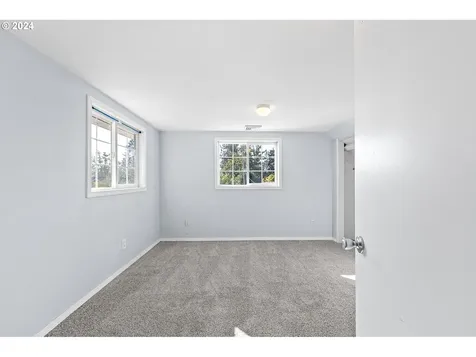 1025 T Street Springfield OR 97477