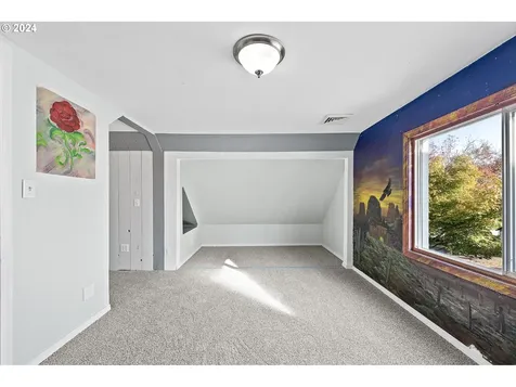 1025 T Street Springfield OR 97477