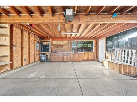 1025 T Street Springfield OR 97477