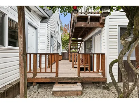 1025 T Street Springfield OR 97477