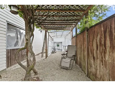 1025 T Street Springfield OR 97477