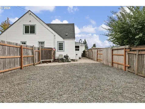 1025 T Street Springfield OR 97477