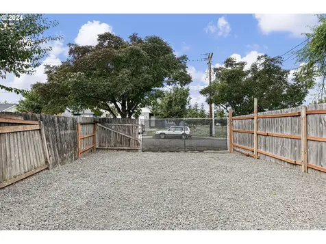 1025 T Street Springfield OR 97477