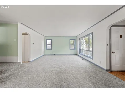 1025 T Street Springfield OR 97477