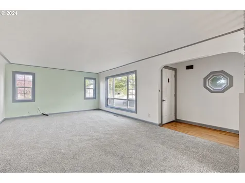 1025 T Street Springfield OR 97477