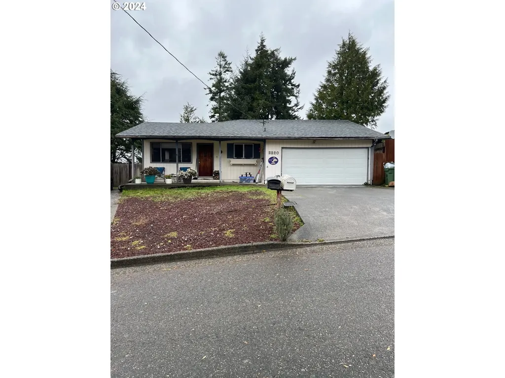 2320 Lombard Street North Bend OR 97459