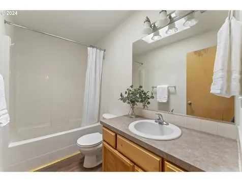 15925 Ne Davis Street Portland OR 97230