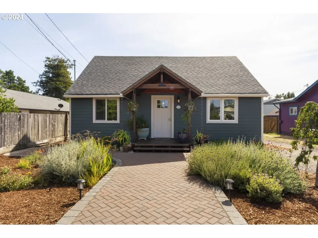 1660 36th Street Florence OR 97439