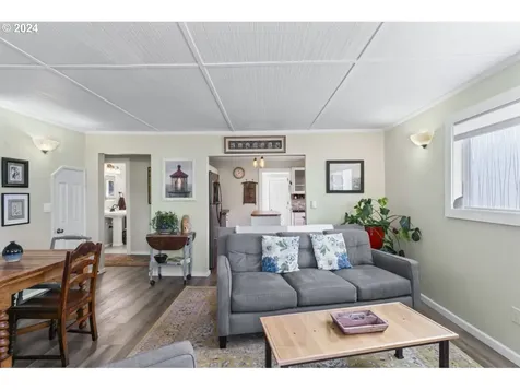 1660 36th Street Florence OR 97439