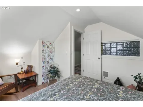 1660 36th Street Florence OR 97439