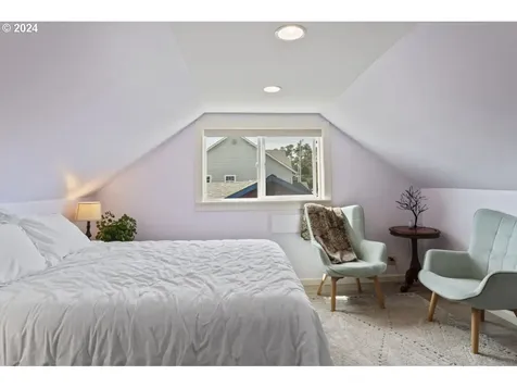 1660 36th Street Florence OR 97439