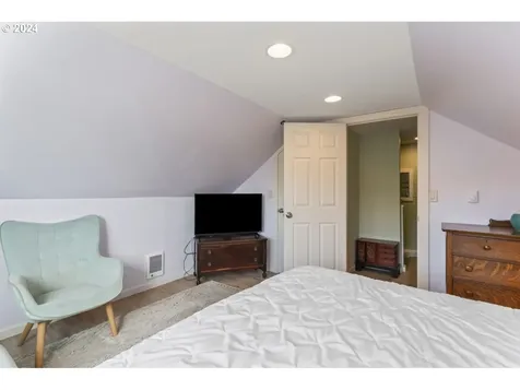 1660 36th Street Florence OR 97439