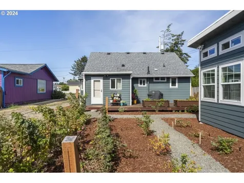 1660 36th Street Florence OR 97439