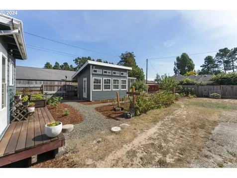 1660 36th Street Florence OR 97439