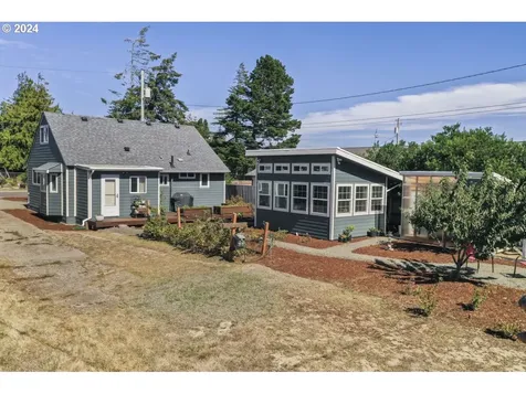 1660 36th Street Florence OR 97439