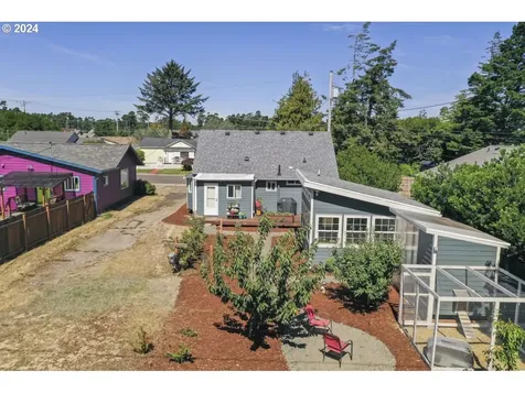 1660 36th Street Florence OR 97439