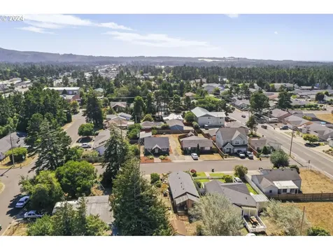 1660 36th Street Florence OR 97439