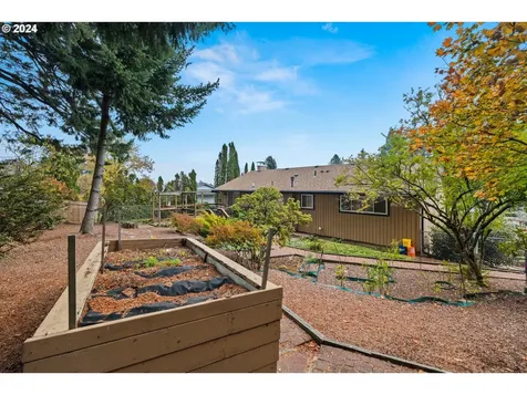 1165 NE 27th Street Gresham OR 97030