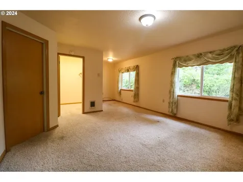 69549 Wildwood Road North Bend OR 97459