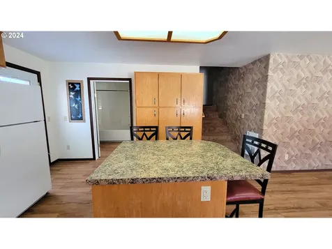 47638 Highway 58 Oakridge OR 97463