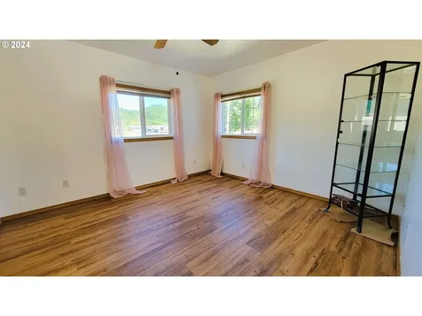 47638 Highway 58 Oakridge OR 97463