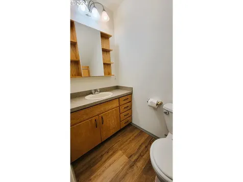 47638 Highway 58 Oakridge OR 97463