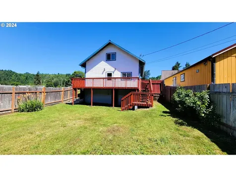 47638 Highway 58 Oakridge OR 97463