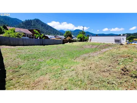 47638 Highway 58 Oakridge OR 97463